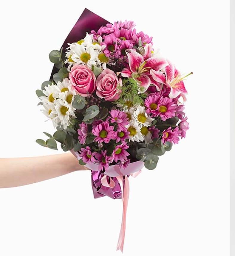 Mor Bukette Pembe Lilyumlar ve Papatyalar